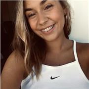 Profesora estudiante de quinto de medicina, cualquier edad